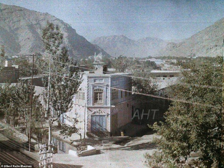 http://www.afghanhoundtimes.com PHOTO A view of a beautiful, picturesque corner house in Kabul in 1928 in a  neighbourhood set in a valley, surrounded by trees