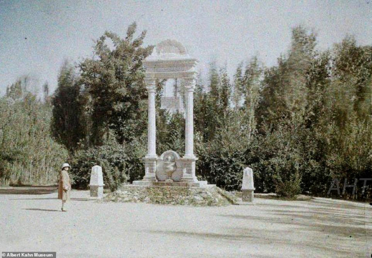 http://www.afghanhoundtimes.com PHOTO Paghman Gardens 1928