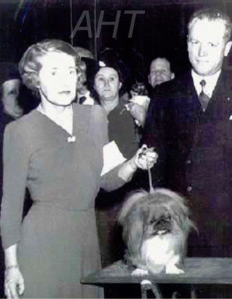 http://www.afghanhoundtimes.com PHOTO Mrs Jame Austin and Pekingese